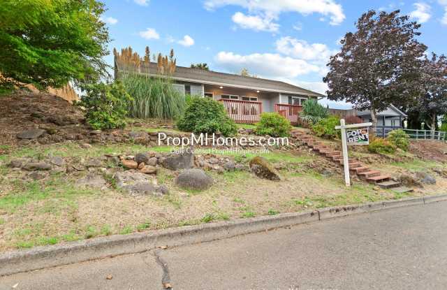 Beautifully Updated Three Bedroom Home in Estacada! photos photos