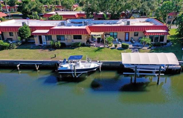 Adorable 1/1 condo with dock and amenity community photos photos