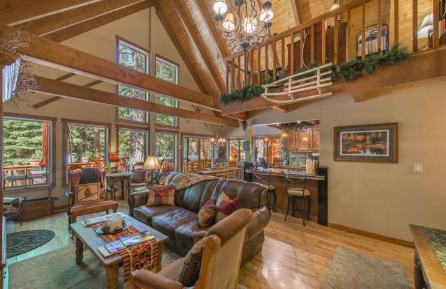 Winter Retreat in Tahoe Donner Gallery 4