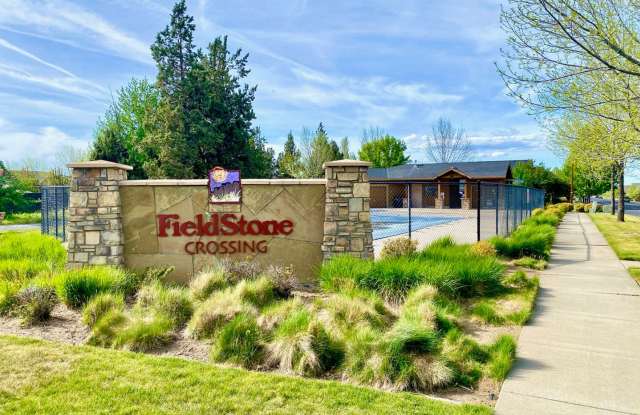 TAKE A LOOK AT THIS BEAUTIFUL HOME IN FIELDSTONE CROSSING!!! Gallery 4
