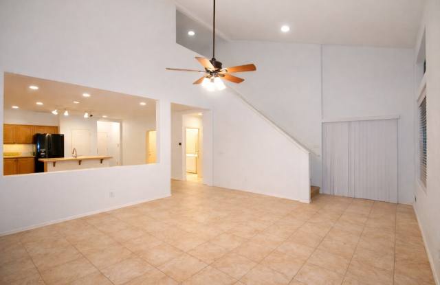 Huge house great location Gallery 4