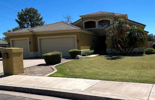 Stunning 4 bedroom custom home Mesa Gallery 1
