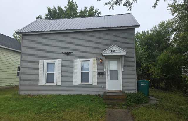 Remodeled 3-Bedroom Home with Basement – $1,350/Month | Accepting Section 8 Gallery 1