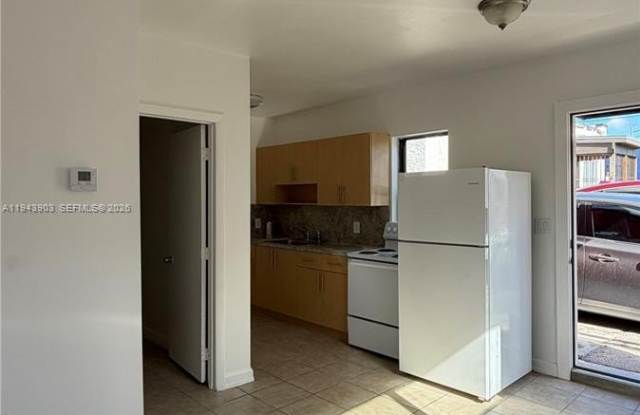 1360 NW 36th St photos photos