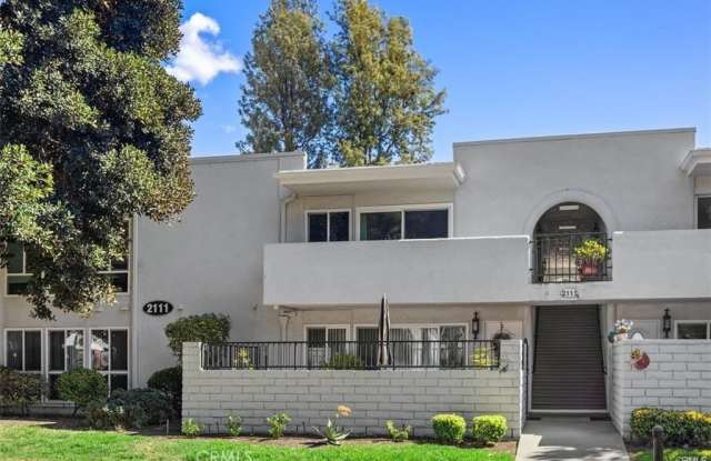 2111 Via Puerta - 2111 Via Puerta, Laguna Woods, CA 92637