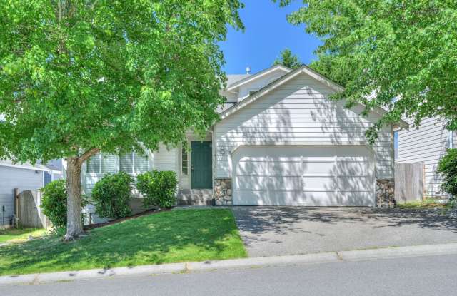 Lovely 4 bedroom in quiet Fairwood neighborhood! Gallery 3