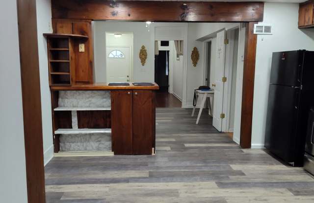 1007 Mulberry Street Gallery 1