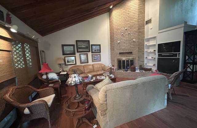 23549 Greenwood Trail Gallery 3