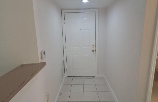 171 SW PALM Drive Gallery 3