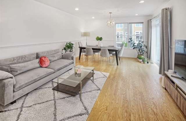 453 ALBANY CT Gallery 2