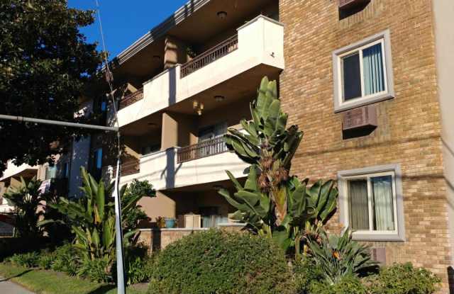 14833 West Magnolia Boulevard - 1 Gallery 2