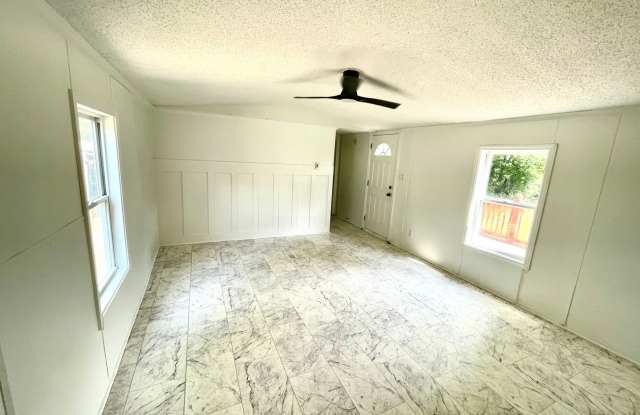 SOUTHERN ALAMANCE — Spacious Home for Rent in Graham Gallery 4