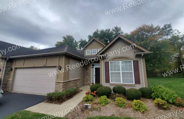 Spacious 2 bed 1.75 bath with 2 car attatched garage! photos photos