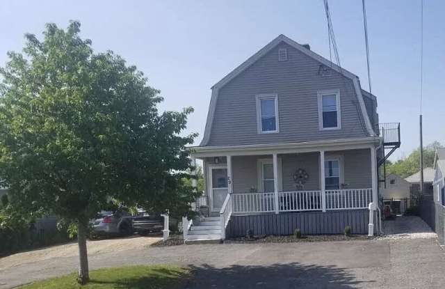 29 Slocum Street - 29 Slocum Street, Acushnet Center, MA 02743