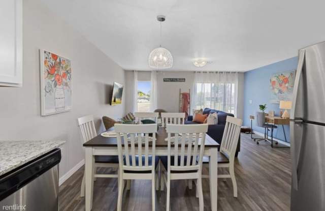 4109 Northeast 20th Place Gallery 2