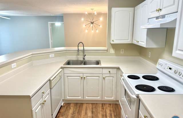 2 Bedroom/2 Bath Condo at The Estate at Westbury - Best Value in the Community! Gallery 4