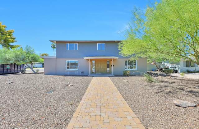 Large 6 Bedroom near Broadway  Rural! POOL WITH SWIM UP BAR! - 1123 East Loma Vista Drive, Tempe, AZ 85282