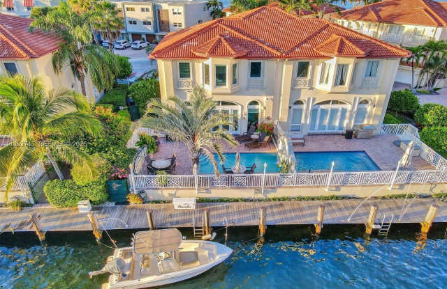 3942 NE 171st St photos photos