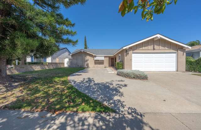 4 Bed Home Located in Santa Ana Bordering North Tustin - 2025 Deodar Street, Santa Ana, CA 92705