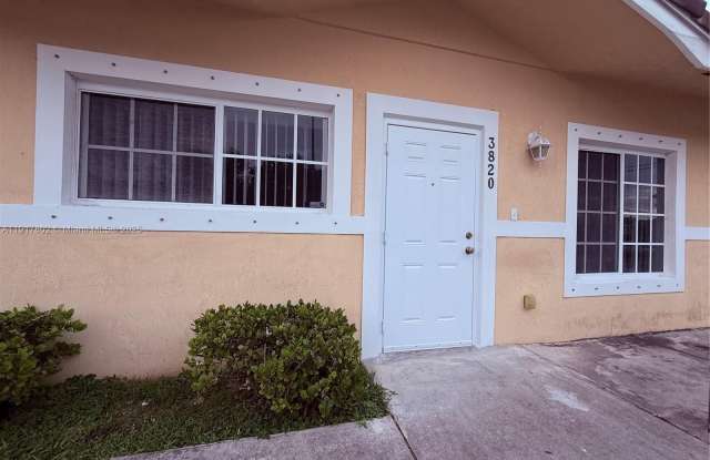 3820 SW 48th Ave photos photos