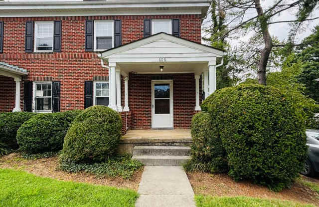 3 Bedroom 1.5 Duplex photos photos