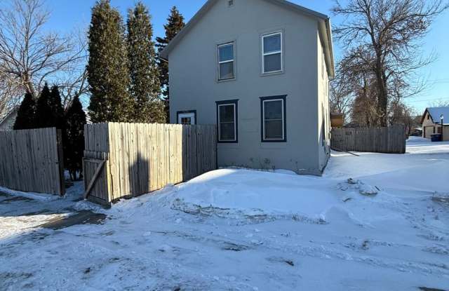 509 1st St W photos photos