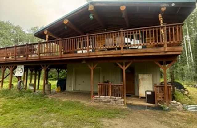 Spacious Pet-Friendly Home with Fireplace, Garage & Huge Deck Near Fairbanks photos photos Spacious Pet-Friendly Home with Fireplace, Garage & Huge Deck Near Fairbanks photos photos