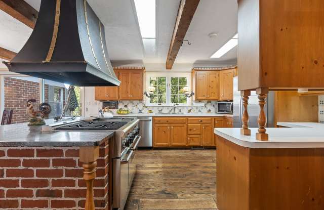8857 Johnston Road Gallery 3