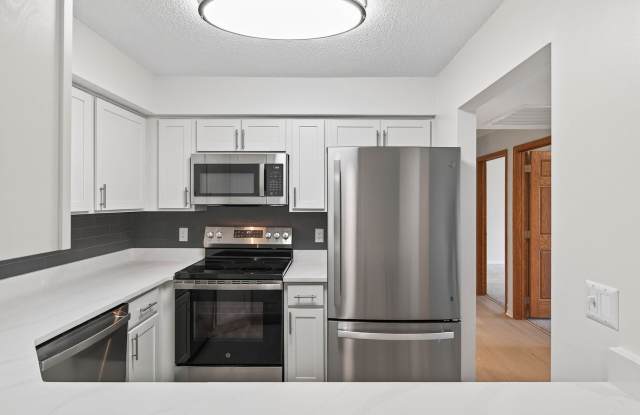 Oak Pointe Apartments Gallery 2