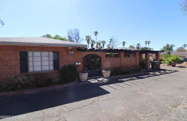 300 N Country Club Road photos photos