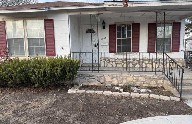 1345 W Hollywood photos photos