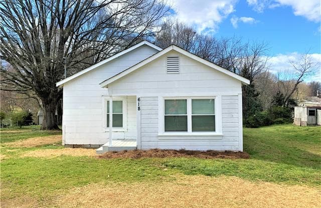 618 Osceola Street - 618 Osceola Street, Gastonia, NC 28054