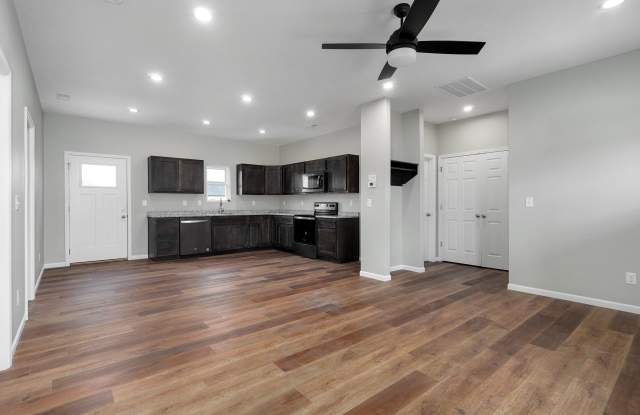 119 West Bluegrass Gallery 3