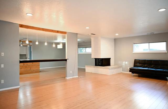 7106 Shoshone Rd Ne photos photos