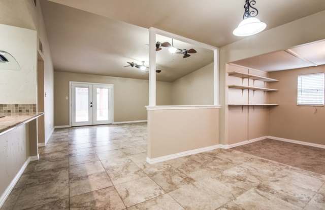 3737 Hackberry Lane Gallery 2