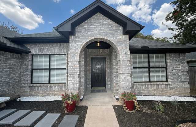 1708 Creekside Avenue Gallery 1