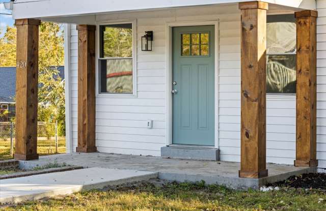 Charming Madison Home w/ Modern Upgrades & HUGE backyard! Gallery 4