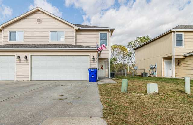 Spacious Home Close to Fort Riley! photos photos