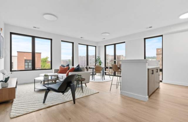 407 Highland Avenue - 204 photos photos