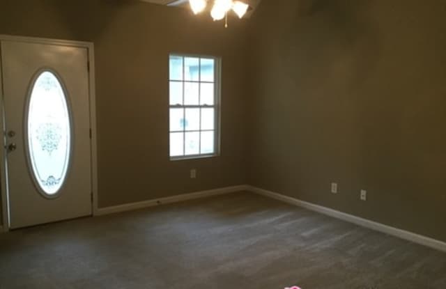 112 Cobblestone Drive Gallery 3