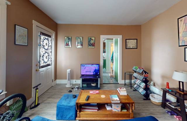 10 N Winchester Street - 3 photos photos