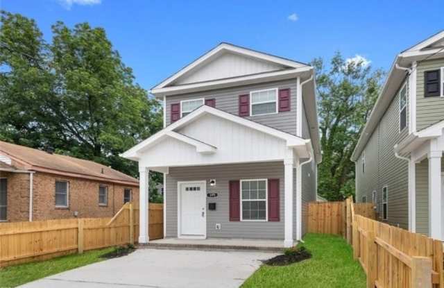 Charming 3BR House in Hampton photos photos