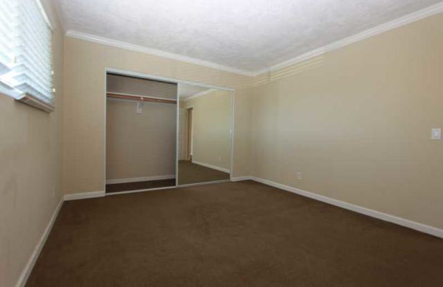 4245 Asher Street #15 Gallery 3