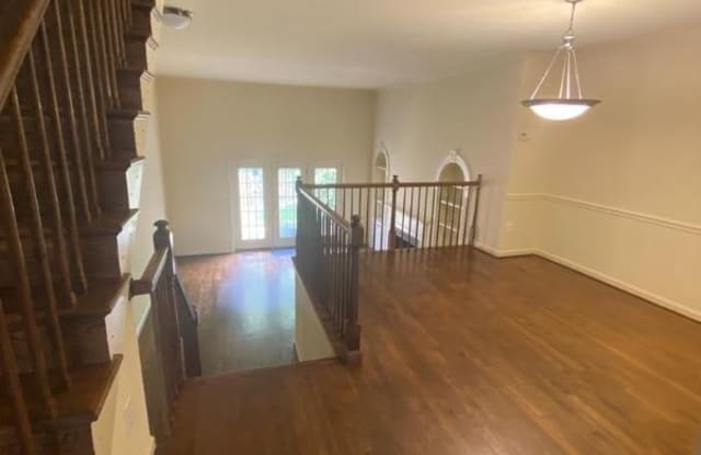 2345 9th St S - 2345 9th Street South, Arlington, VA 22204