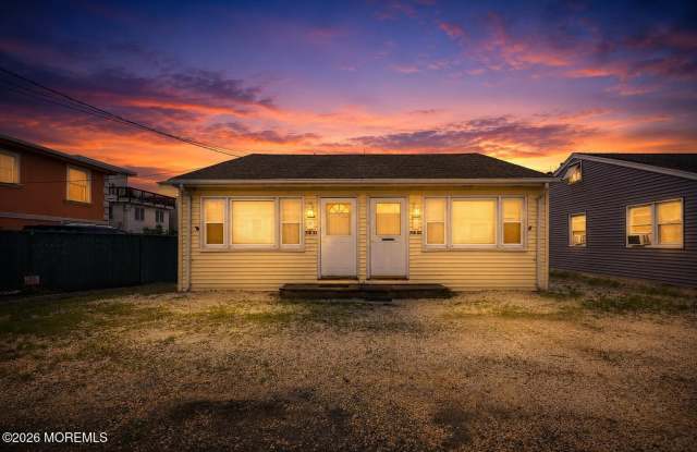 218 Limroth Row Gallery 2