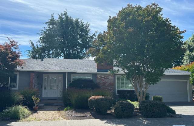 Golf Course Views! Welcome to this charming 2 bedroom, 2 bath home photos photos Golf Course Views! Welcome to this charming 2 bedroom, 2 bath home photos photos