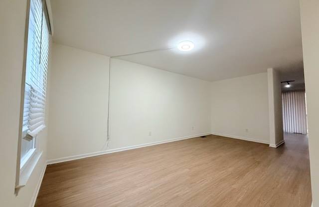 347 West Oak Avenue Gallery 3