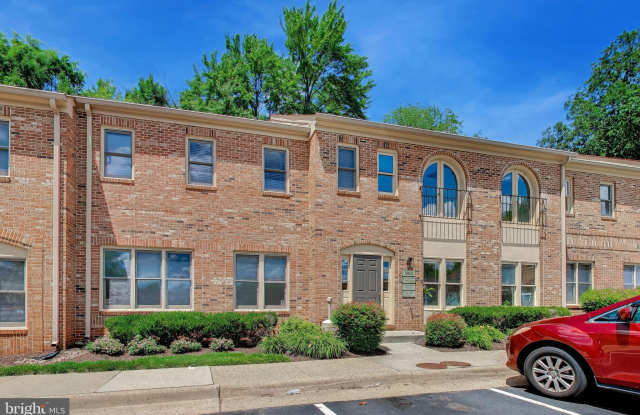 5023-C BACKLICK Road Gallery 1