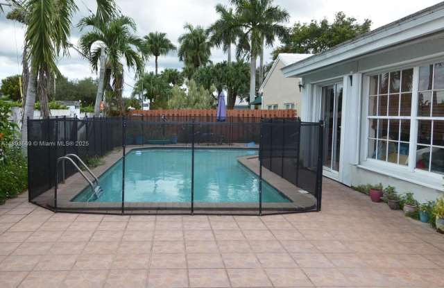 11216 SW 63rd Ter - 11216 Southwest 63rd Terrace, Sunset, FL 33173