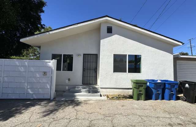 Newer 2BR/1BA ADU Built in 2023 with Central A/C — Pet Friendly Gallery 1